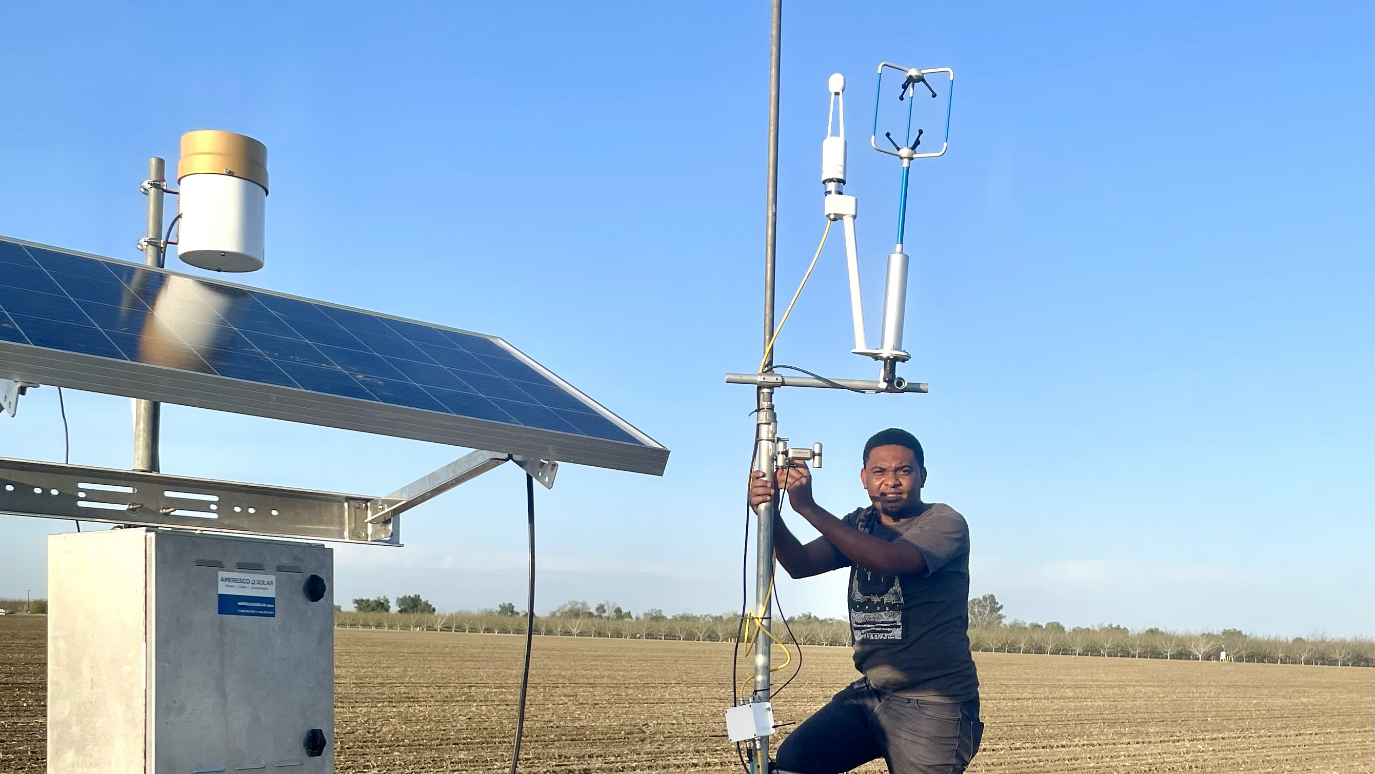 Eddy covariance flux tower for evapotranspiration measurement